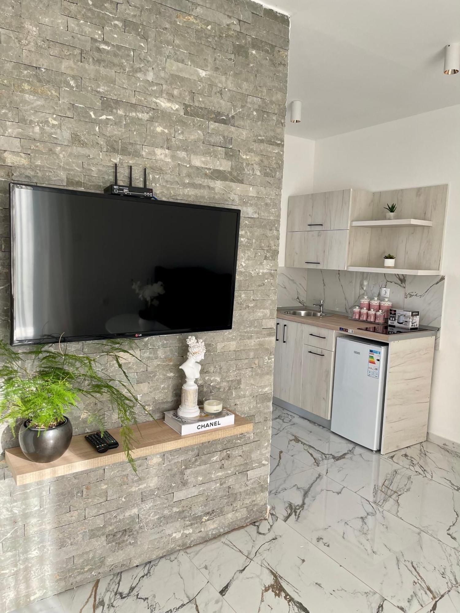 Mar Nero Apartments Bregvija Exteriér fotografie